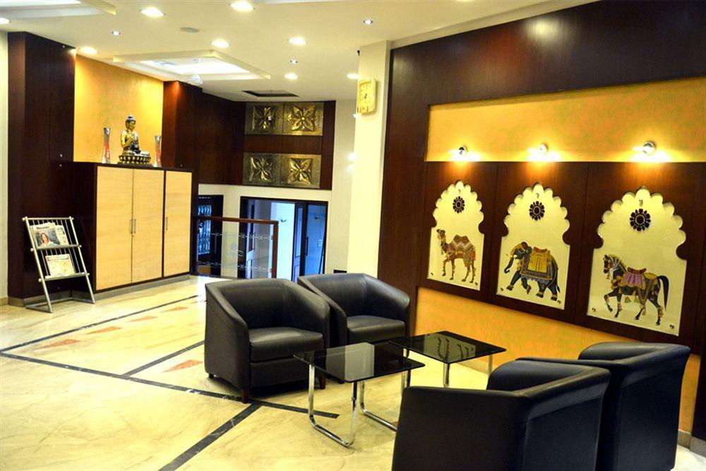 אודייפור Hotel Dayal מראה חיצוני תמונה